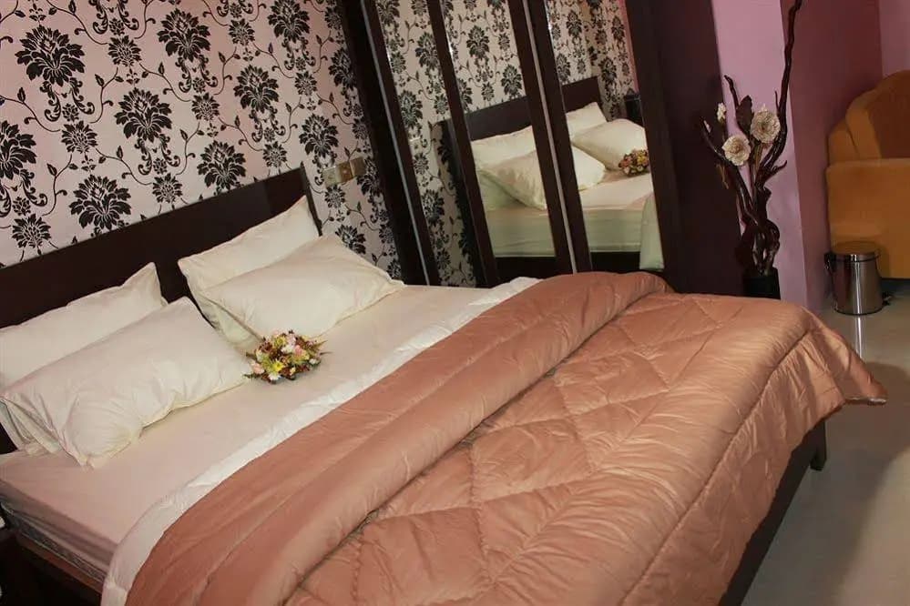 Hotel Pallazo - photo 7