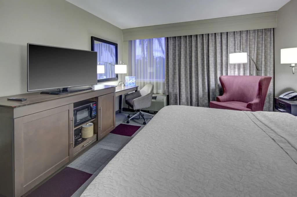 Hampton Inn Miami-Coconut Grove/Coral Gables - photo 6
