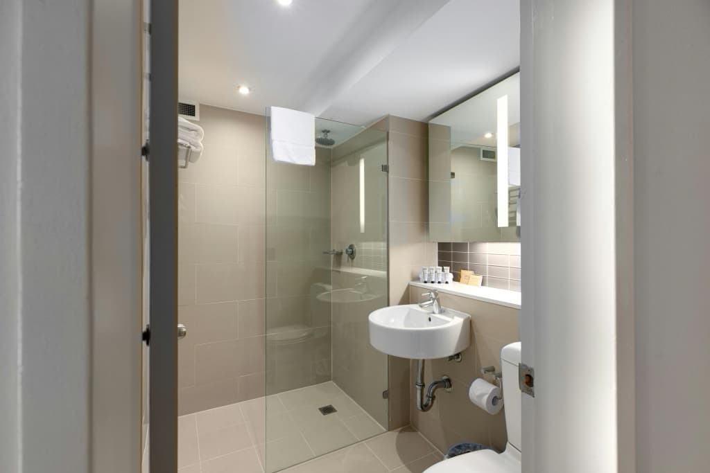 View Sydney ( North Sydney Harbourview Hotel) - photo 41