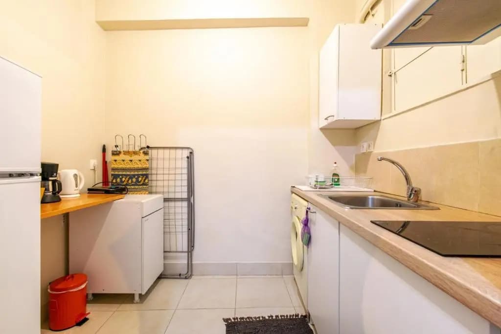 Filopappou Decent Apartment - photo 10