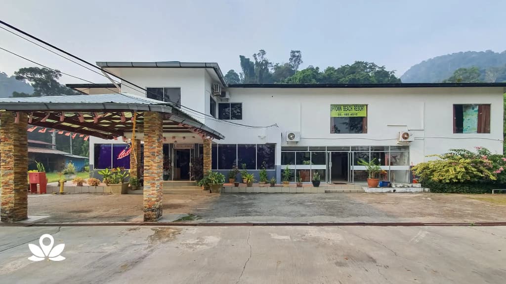 Uptown Beach Resort - photo 1
