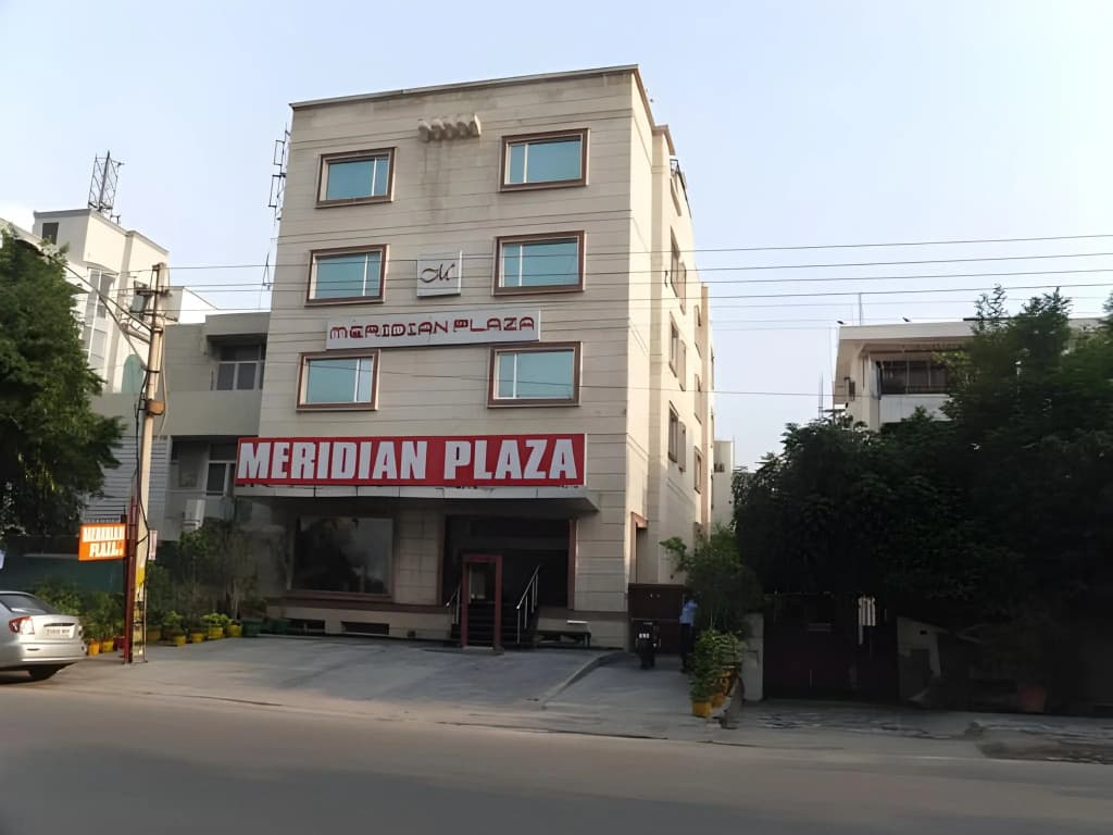 Hotel Meridian Plaza - photo 1