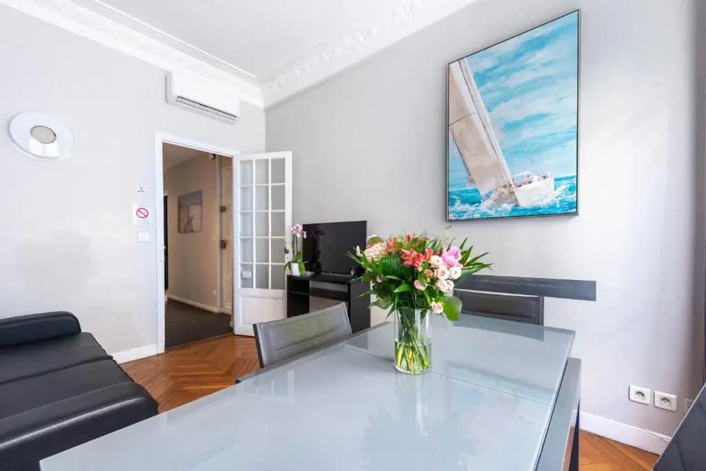 Nice Central Art Deco Flat 45 m² - photo 4