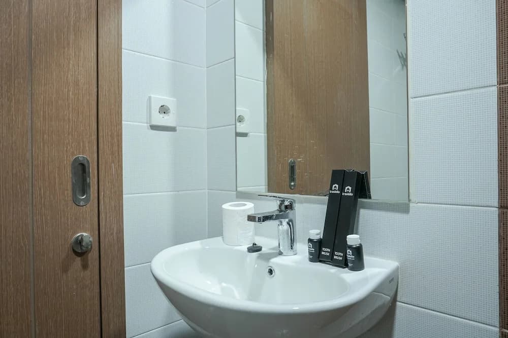 Minimalist And Comfy Puri Orchard Studio Apartment - photo 5