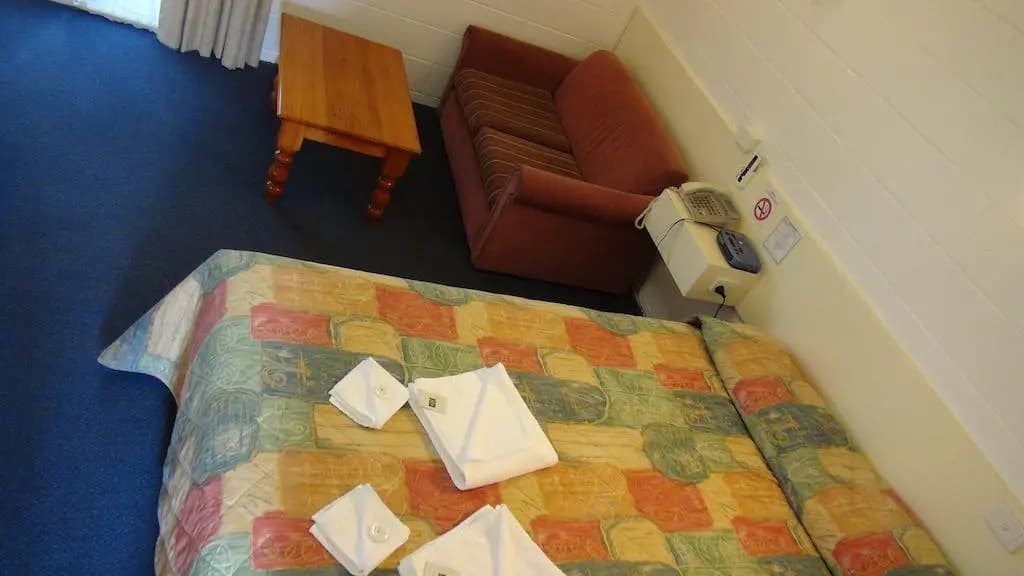 Pathfinder Motel - photo 3