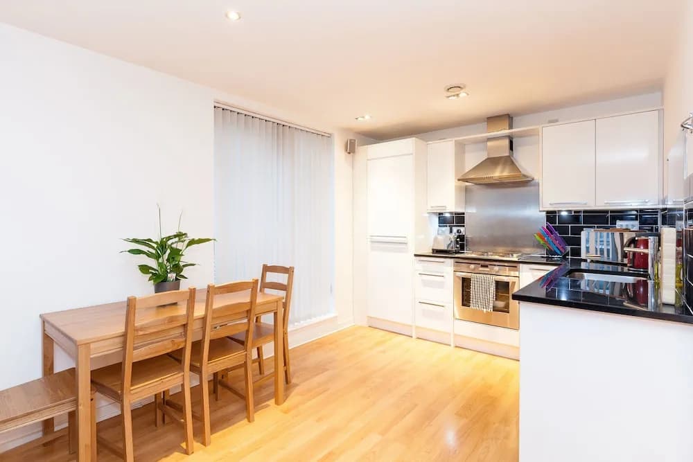 Modern Two Bedroom Apartment - photo 6