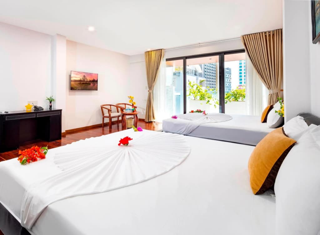 The Summer Hotel - photo 3