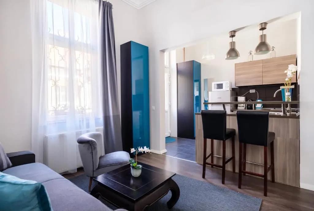 Andrassy Garden Apt in Center - photo 2