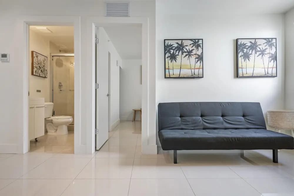 Miami Suite 310 - photo 13