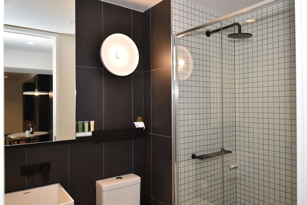 Melbourne Empire Apartments - photo 8