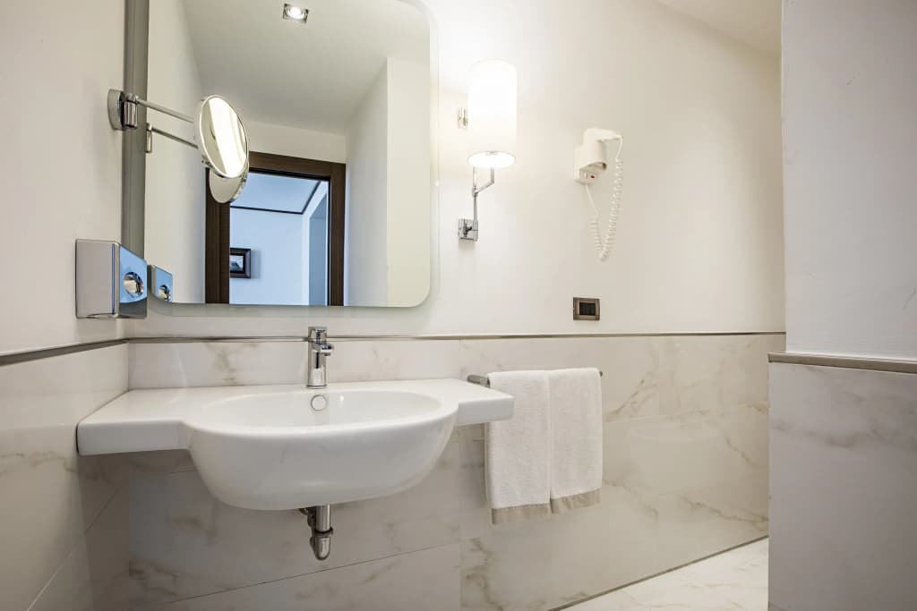 The Independent Hotel - photo 38