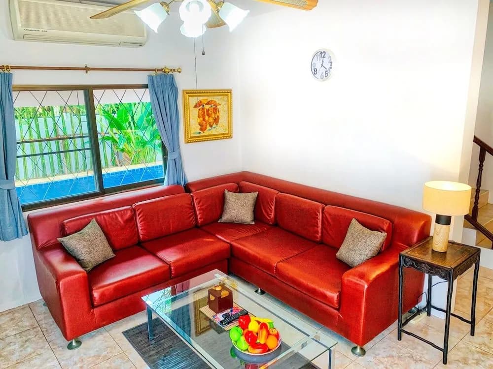Royal Park Apartments - photo 4