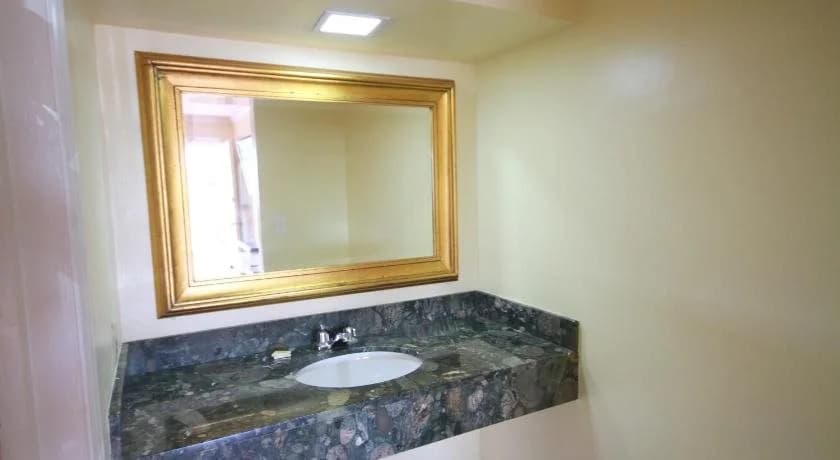 Sinbad Motel - photo 18
