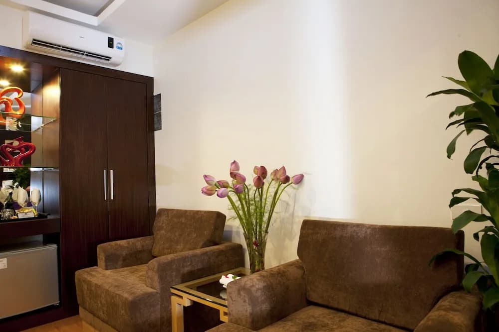 Rising Dragon Legend Hotel - photo 2