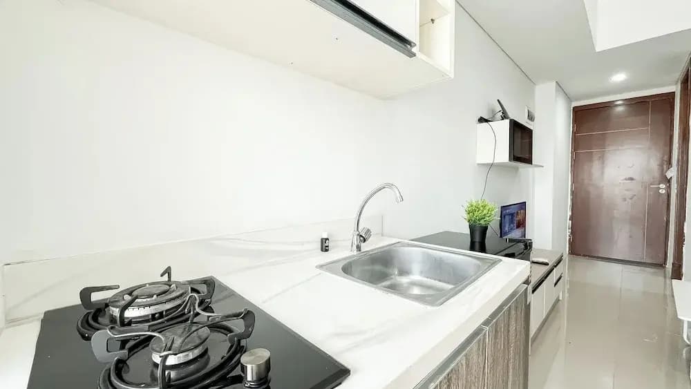 Minimalist Look 1Br At Apartment Vittoria Residence - photo 14