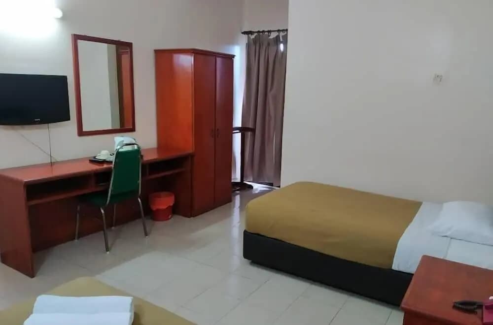 Desa Inn Hotel - photo 7