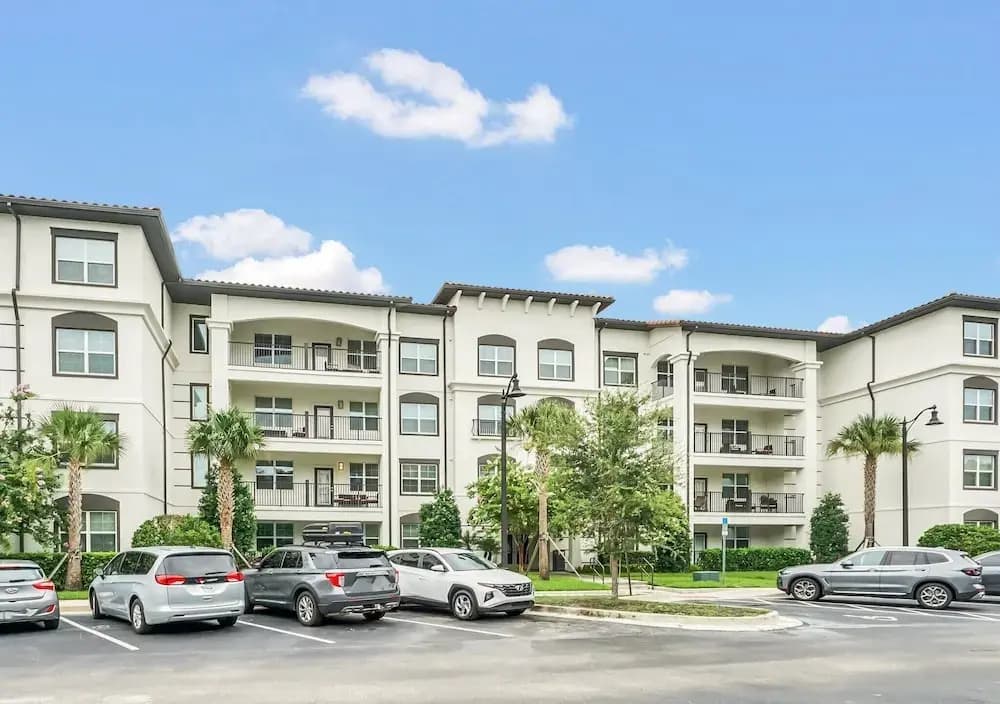 Stylish and New! 3br, Steps fr. Universal Drive - photo 1