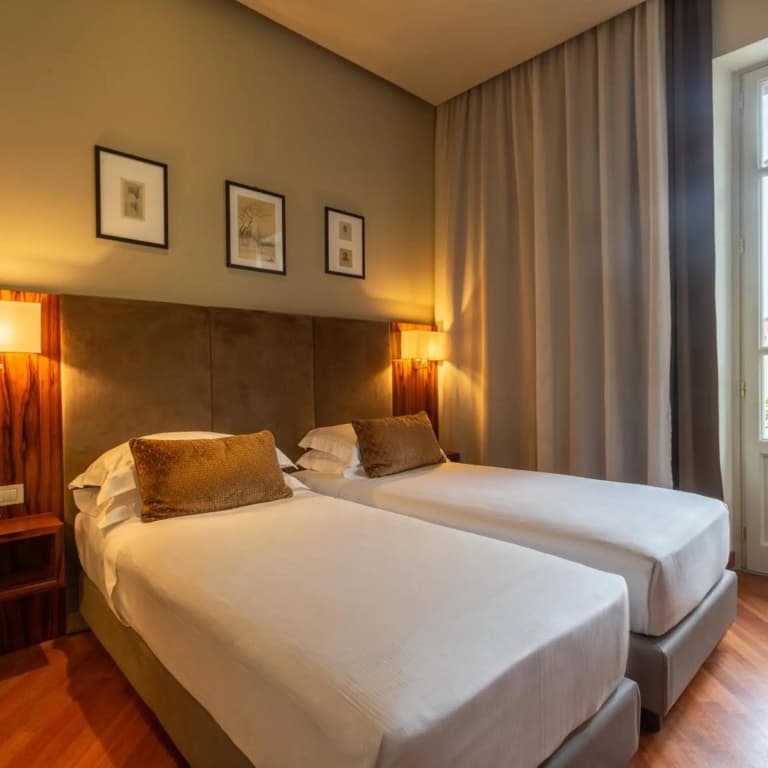 Hotel Embassy - photo 46