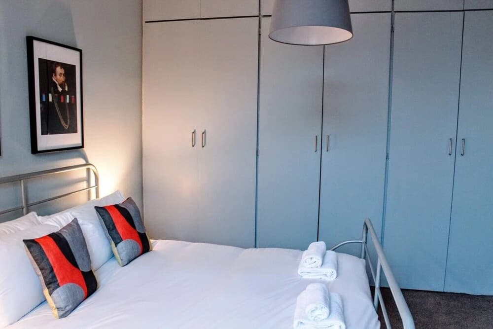 1 Bedroom Apartment In Edinburghs New Town - photo 2