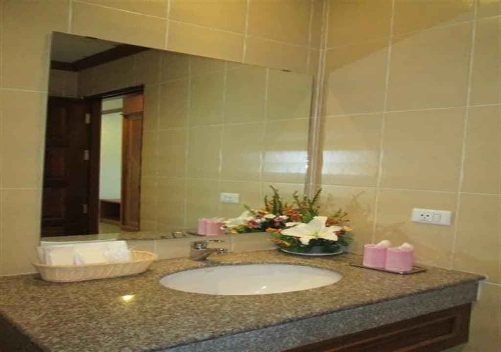 MT Hotel Patong - photo 10