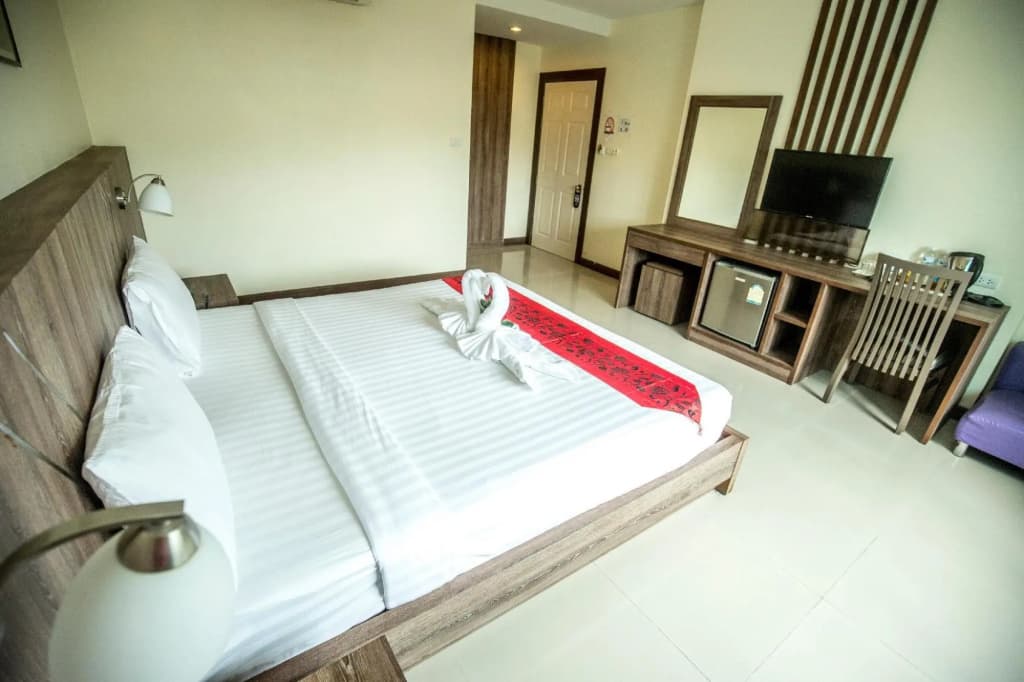 The Cocoon Patong Hotel - photo 2