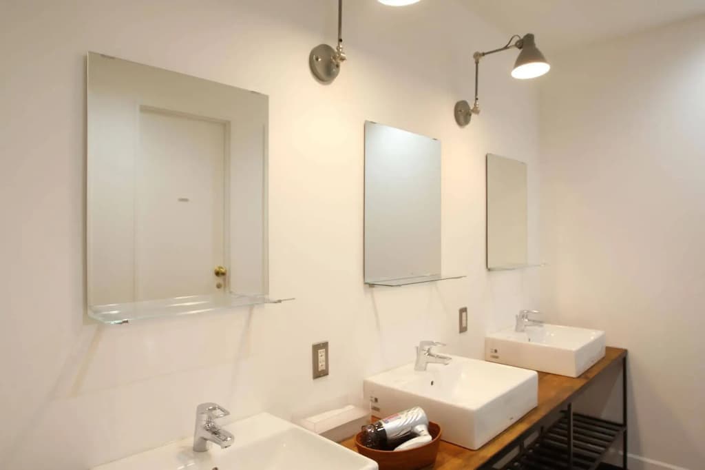 The Lower East Nine Hostel - photo 7
