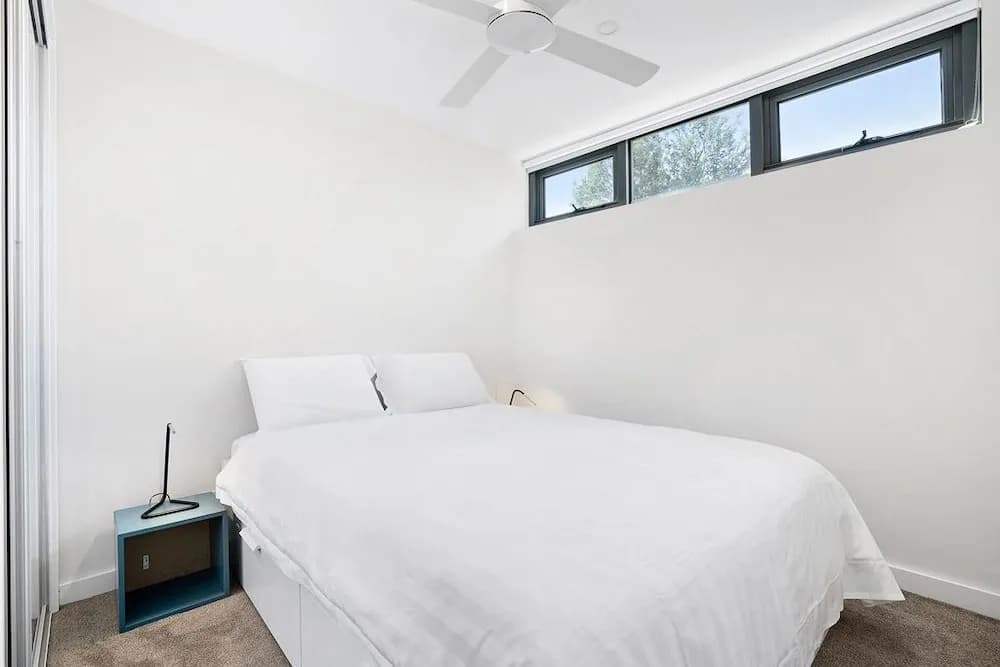 DINA, 2BDR Carlton Apartment - photo 1