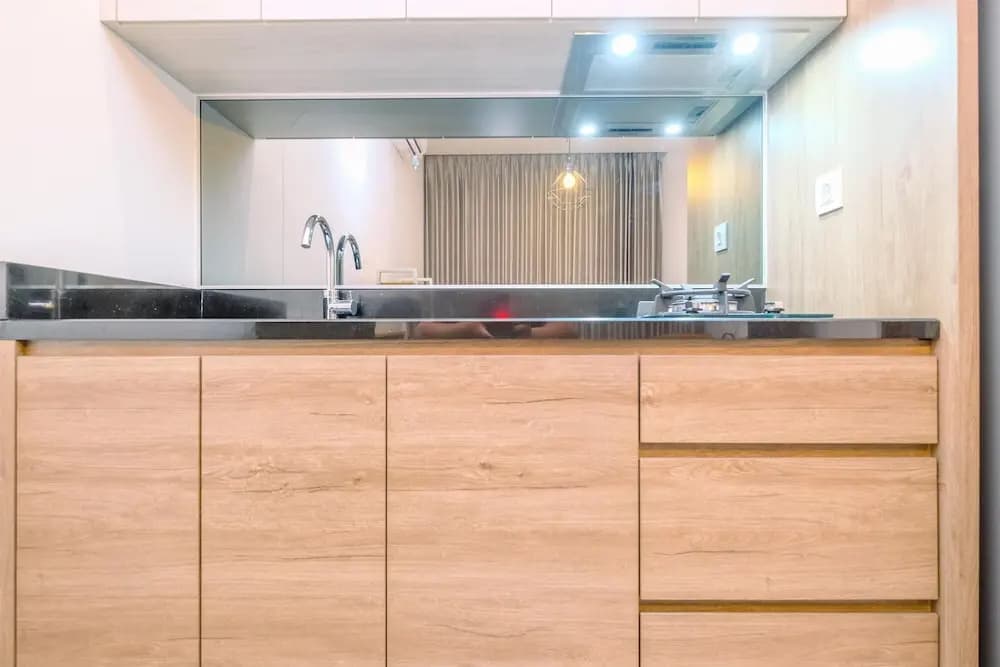 Best Homey And Nice 1Br At Ciputra World 2 Apartment - photo 21