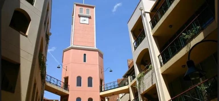 Clocktower Apartment Hotel - photo 1