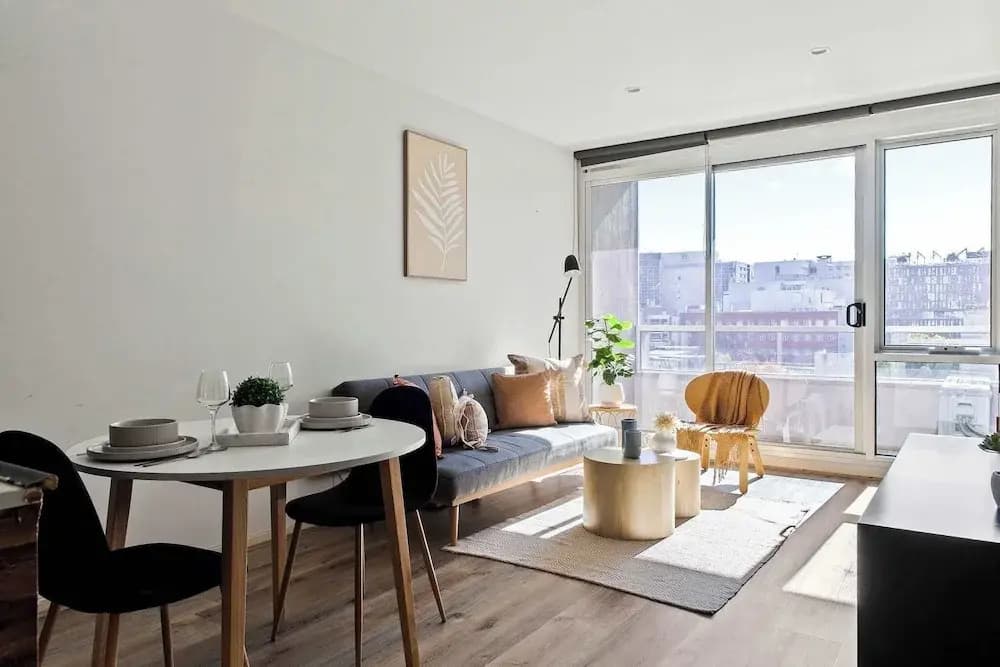 Stylish 2BR Apt Steps From Vic Market With Parking - photo 6