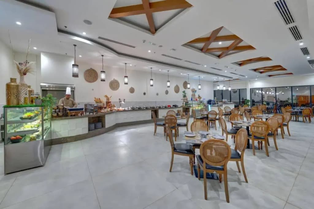 Western Hotel Liwa - photo 25