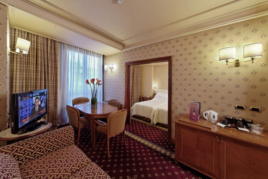 Capitol Hotel - photo 10