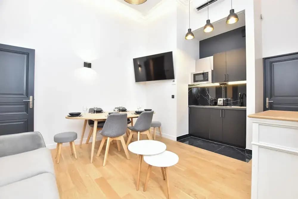 Charming Apartment - 2br/7p - Arc de Triomphe - photo 10