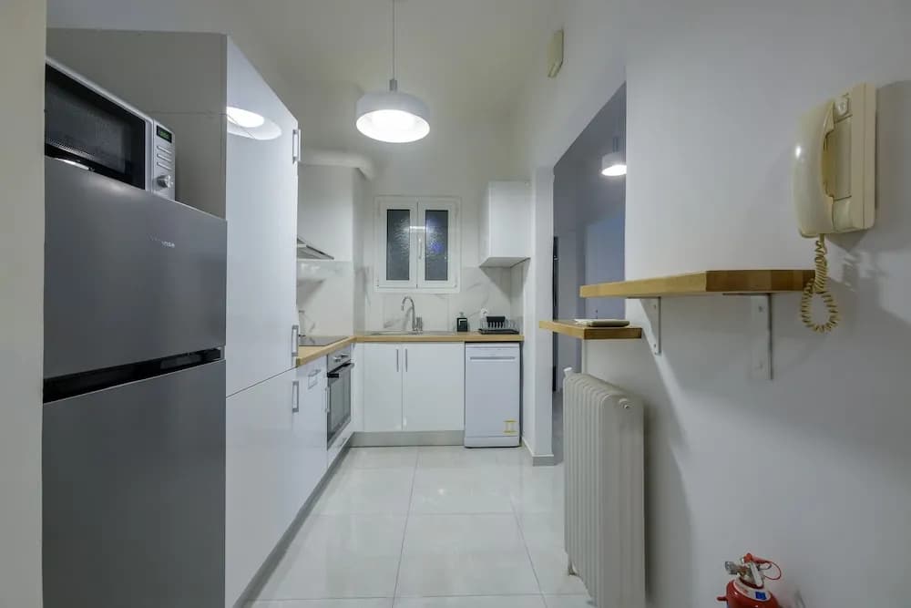 Fully Renovated Flat in Prime Location - photo 16