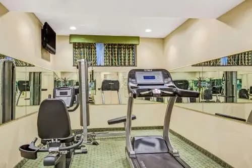 Hillcrest Hotel Near JFK Airtrain - photo 7