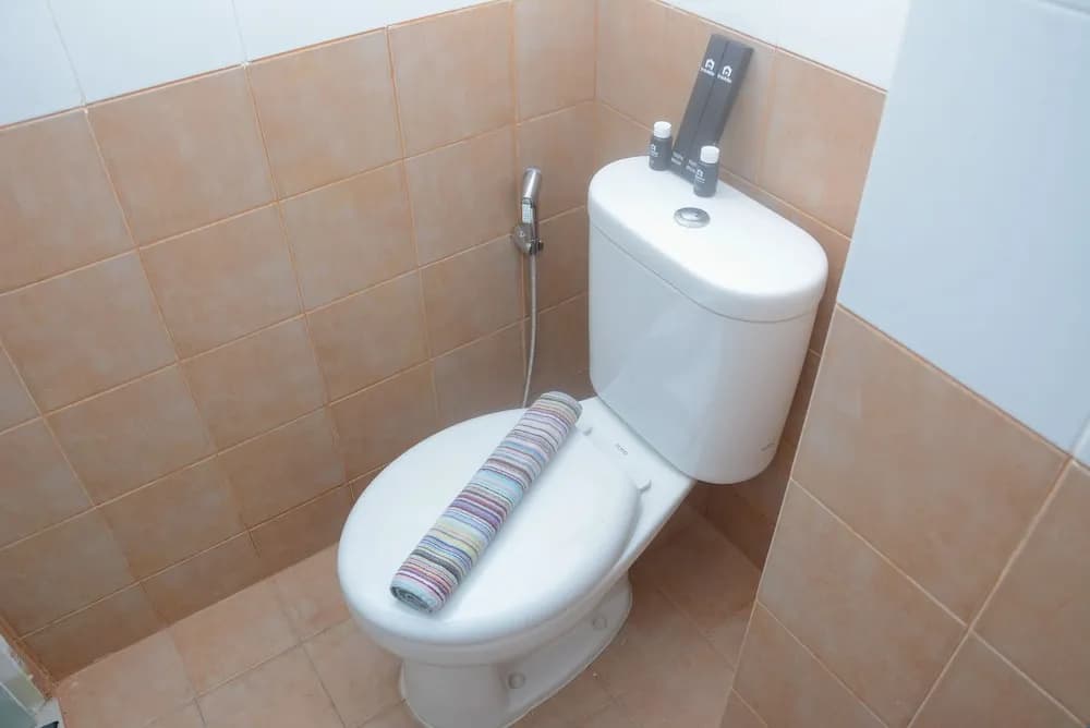Cozy 2BR Apartment at Green Pramuka City near Mall - photo 8
