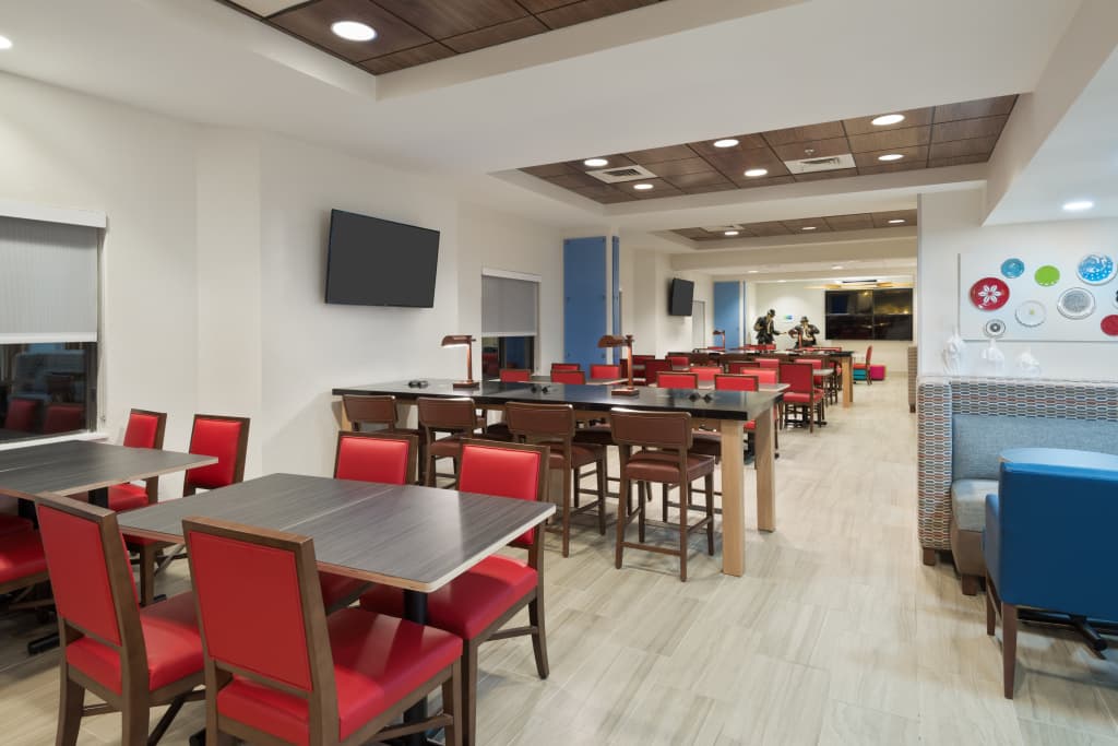 Holiday Inn Express & Suites Nearest Universal Orlando by IHG - photo 37