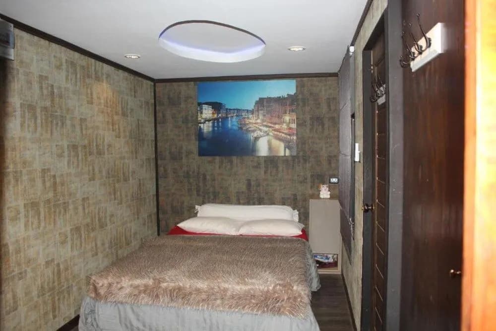 ABSTheCafe Hostel - photo 4