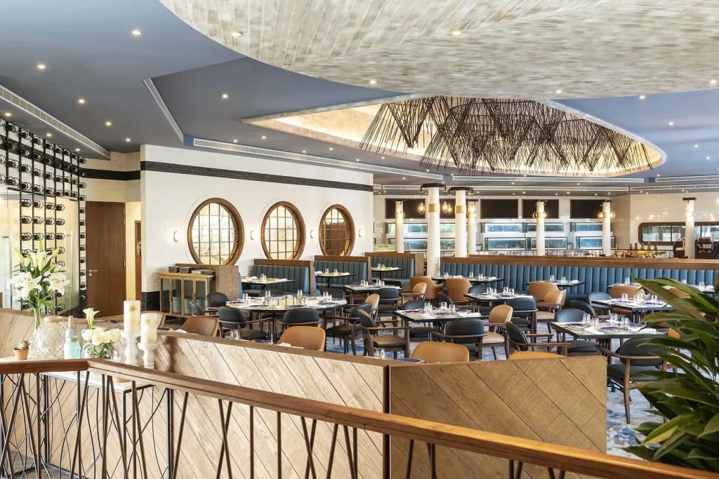 Le Meridien Dubai Hotel & Conference Centre - photo 9