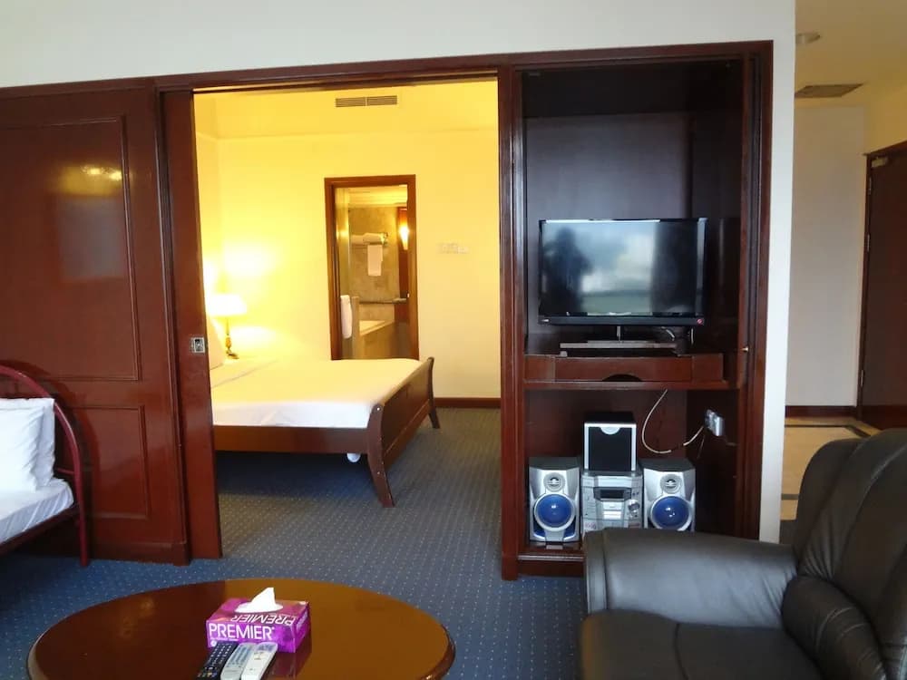 Good Service Suite @ Times Square - photo 7