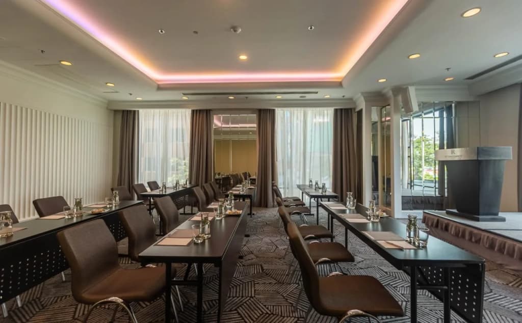 Renaissance Riverside Hotel Saigon - photo 20
