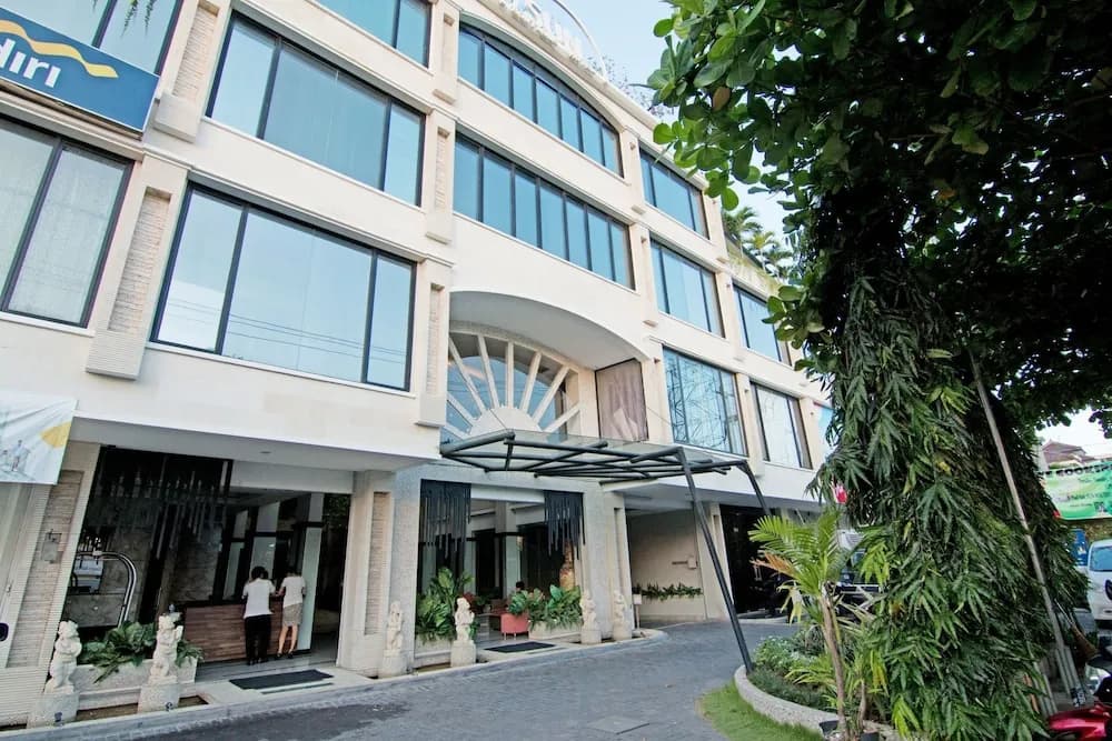 ZEN Rooms Basic Sunset Road Boutique Hotel - photo 1