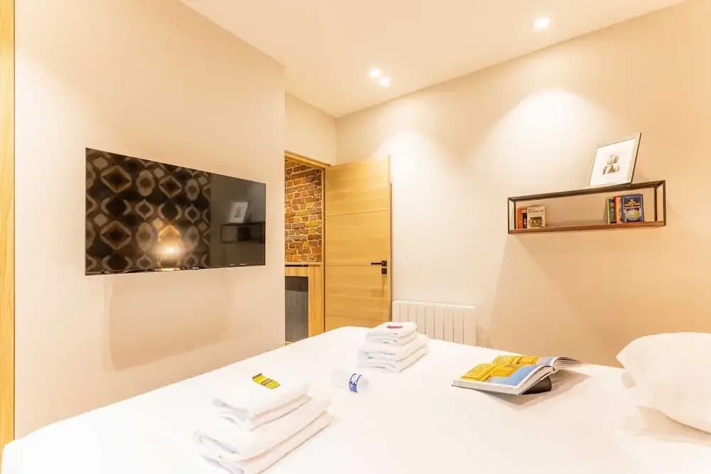Charming Apartment - 2br/6p - Gare du Nord - photo 3