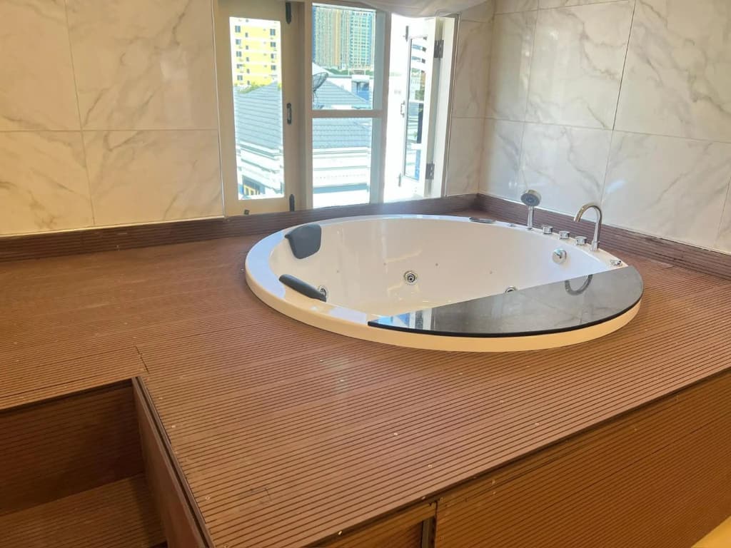 V20boutique Jacuzzi Hotel - photo 37