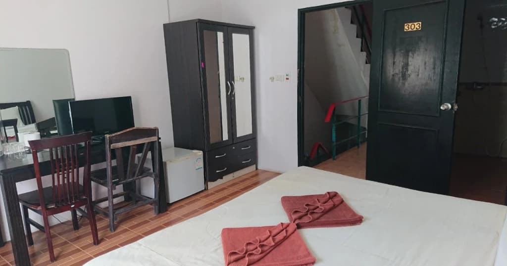 Happy Guesthouse - photo 2