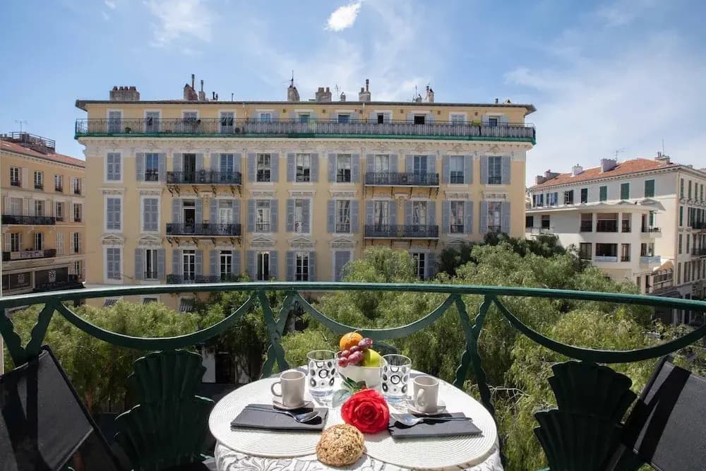Le Magenta in Nice With 1 Bedrooms and 1 Bathrooms - photo 11