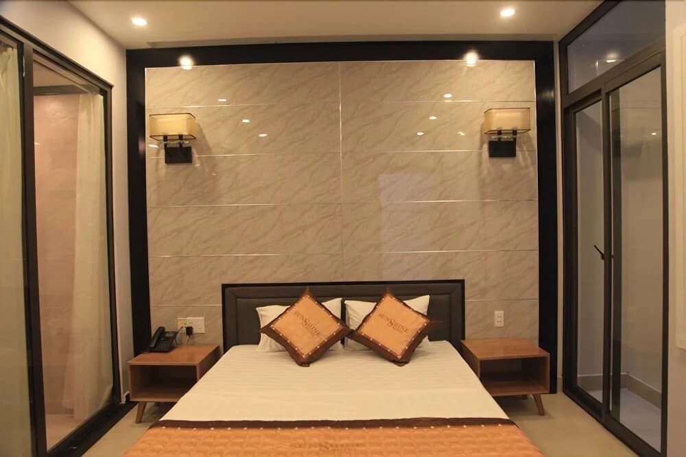 Sunshine Hotel - photo 2