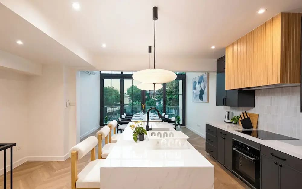 Luxury 5BR Poolhouse & Theater - 2mins to BTS - photo 16