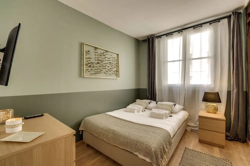 Beautiful Triplex in the center of Paris - photo 5