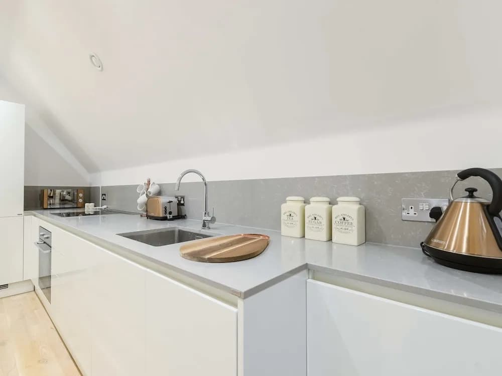 Ealing Studio Apartments - photo 22